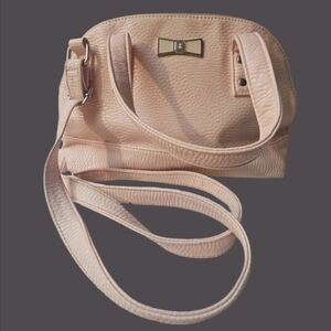 Chic Bow Accent Crossbody Bag in Soft Pink